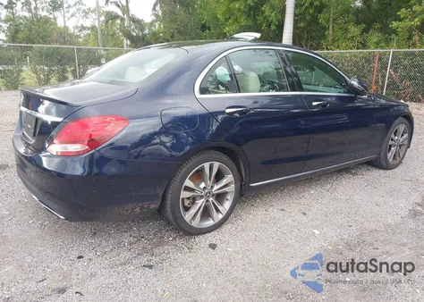 2018 Mercedes-Benz C 300 из США, поврежденный, VIN 55SWF4JB0JU262733